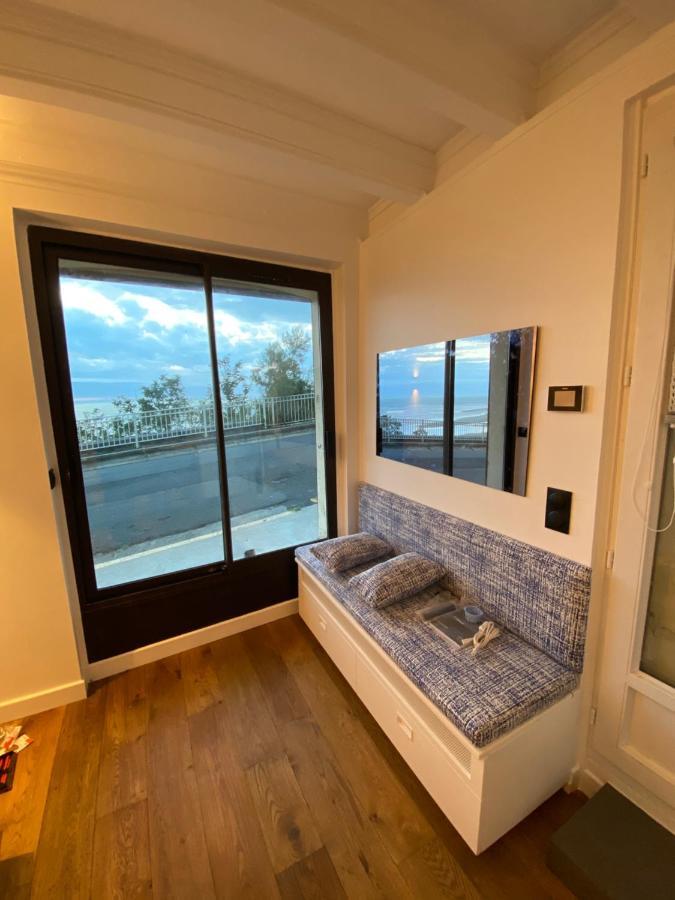 Appartement Face Mer Avec Terrasse Et Parking Trouville-sur-Mer Esterno foto
