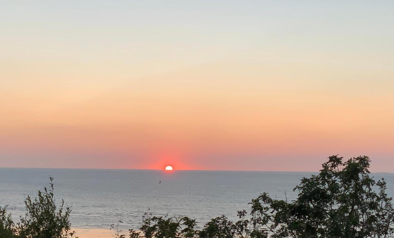 Appartement Face Mer Avec Terrasse Et Parking Trouville-sur-Mer Esterno foto