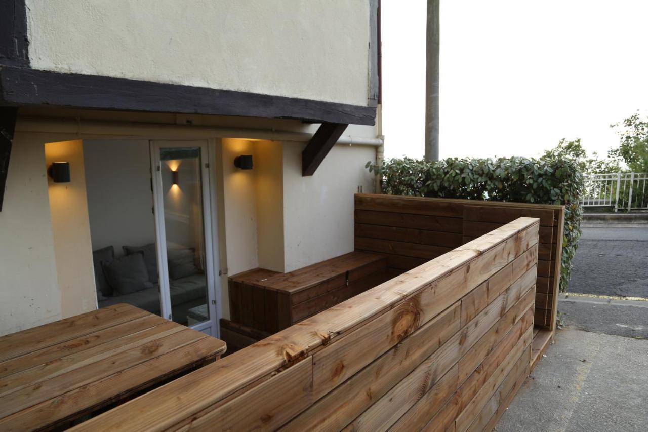 Appartement Face Mer Avec Terrasse Et Parking Trouville-sur-Mer Esterno foto